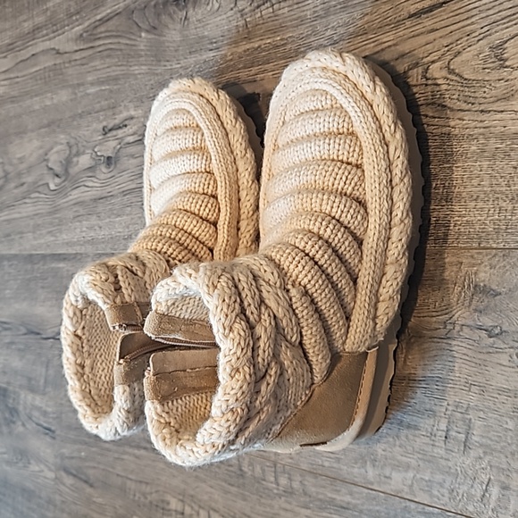 Ugg Classic Mini Chunky Knit Boot Women's Size 5 Brand New Without Tags - Picture 3 of 8